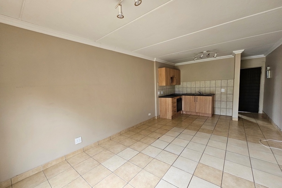 1 Bedroom Property for Sale in Geelhoutpark North West